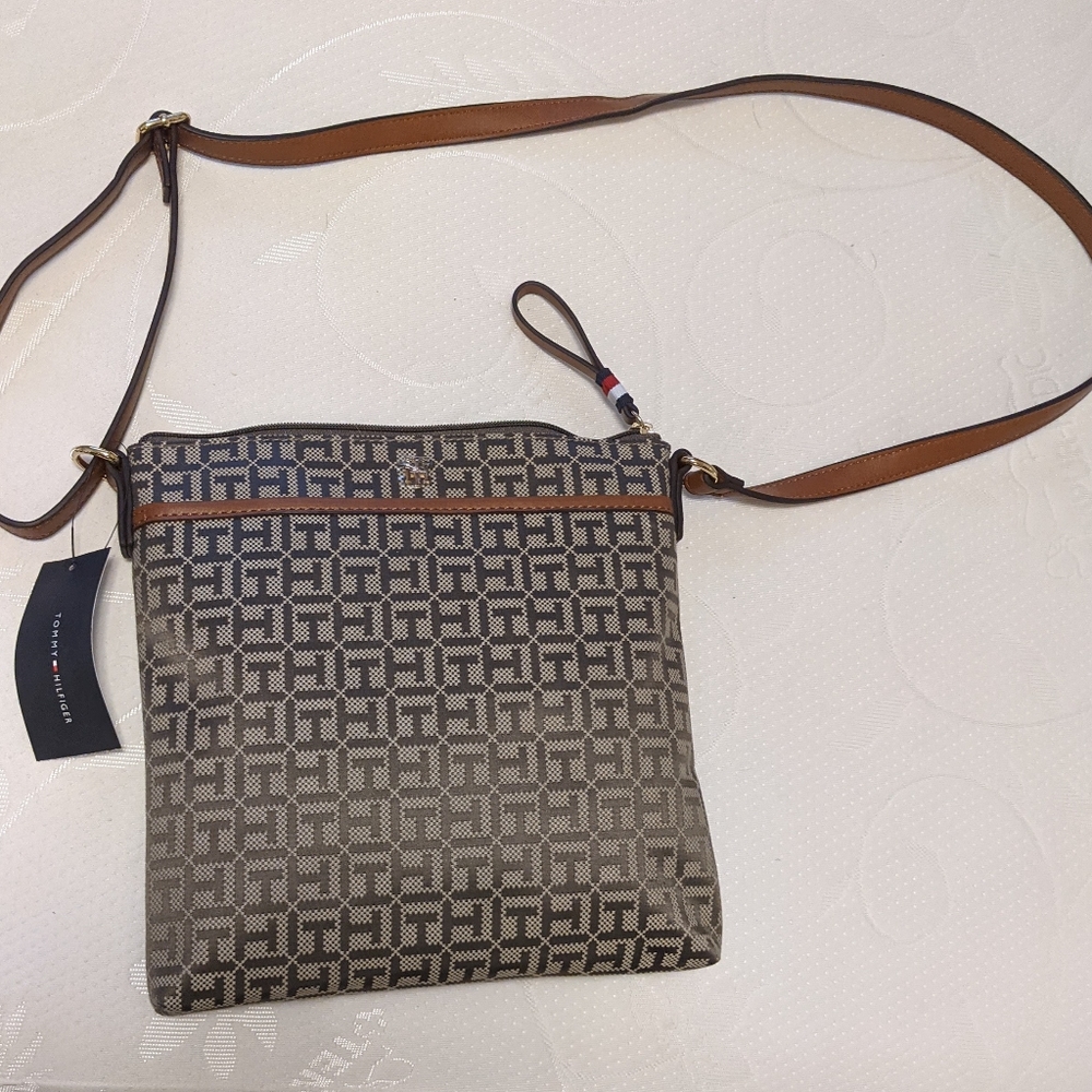 Tommy Hilfiger Crossbody Bag